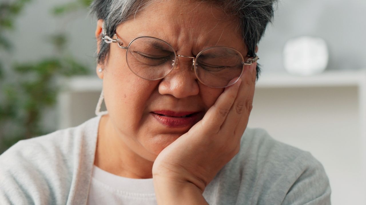 歯科治療後の舌痛症|3割が該当する原因と改善ツボ|25年の実績